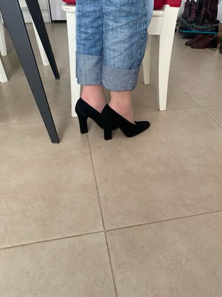 Zapatos de tacón negros de ante