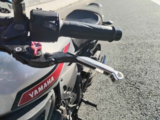 Yamaha XSR 700 Gris/Roja