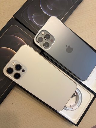 iPhone 12 Pro Max Grafito y Dorado