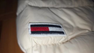 Piumino Tommy Hilfiger panna. Nuovo con cartellino