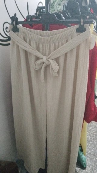 Conjunto de pantalón y blusa amarillo