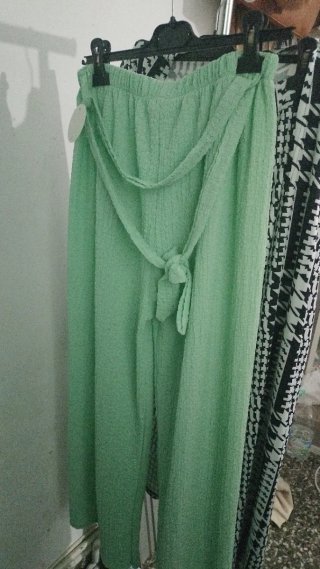 Conjunto de pantalón y blusa amarillo