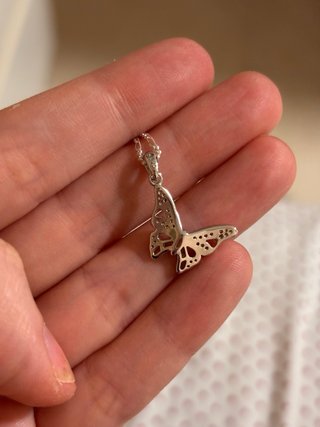 Colgante mariposa plata 925 con circonitas.