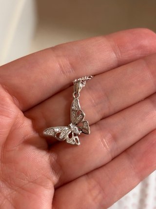 Colgante mariposa plata 925 con circonitas.