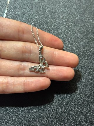 Colgante mariposa plata 925 con circonitas.