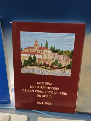 5 LIBROS ECLESIÁSTICOS, RELIGIÓN CATÓLICA, + postales y dvd