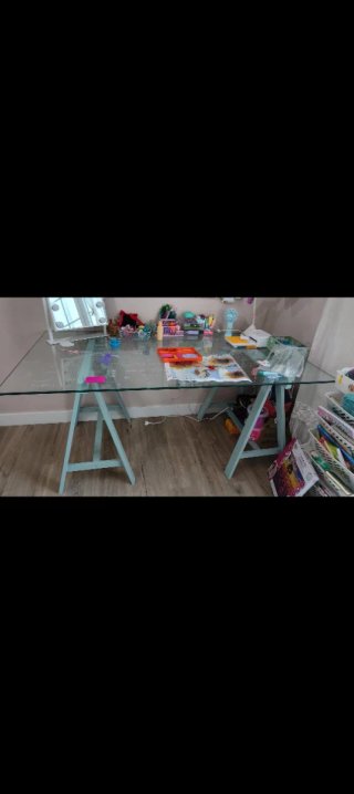 Mesa cristal caballetes madera
