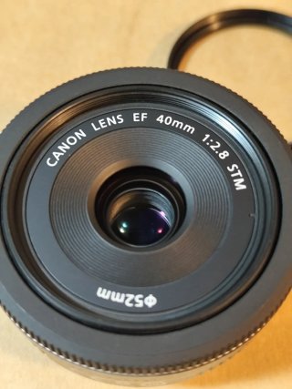 Canon EF 40mm f/2.8 STM