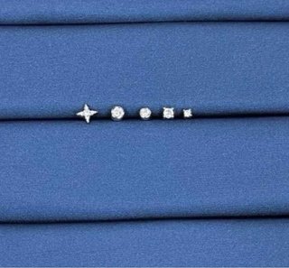 APM MONACO set non matching di 5 orecchini