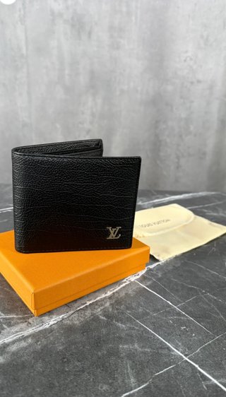 Billetera Louis Vuitton Negra y Dorada