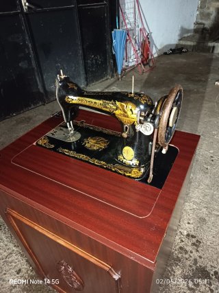 Máquina de coser Singer antigua