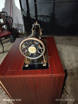 Máquina de coser Singer antigua