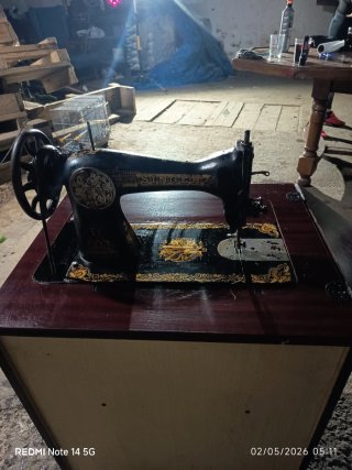 Máquina de coser Singer antigua