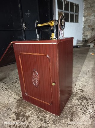 Máquina de coser Singer antigua