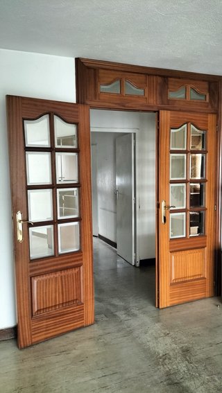 Puertas de madera y cristal