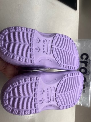 Crocs Lila Talla 39-40 con Flor