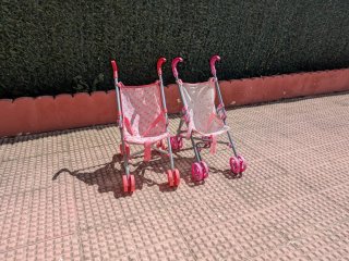 2 Carritos de Muñeca Rosas