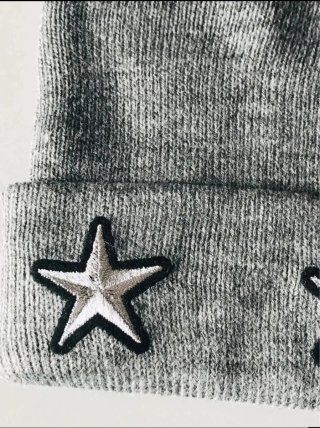 Gorro unisexo Atmosphere estrelas cinza
