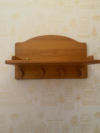 Colgador de pared de madera