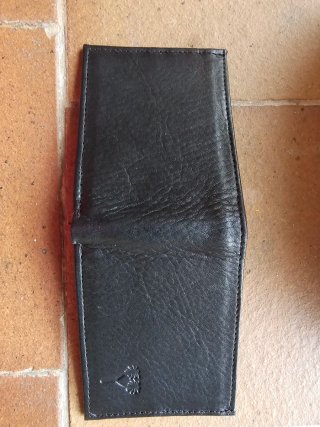 Billetera de cuero negra