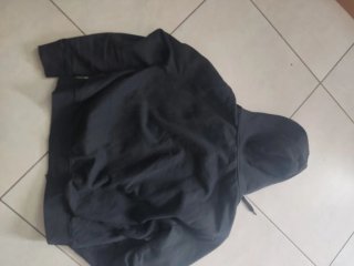 Felpa con cappuccio Tapout nera