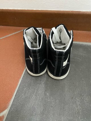 Zapatillas deportivas negras y blancas unisex