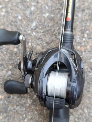 Carrete de pesca para lucio