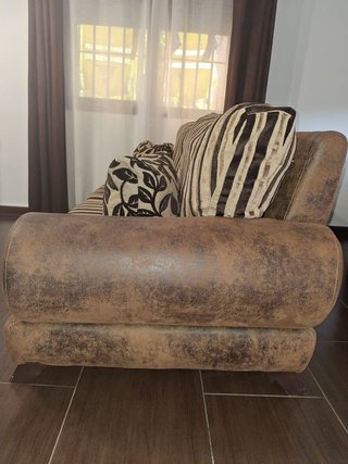 2 Sofás Beige y Marrón