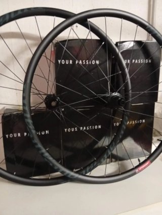 Coppia Ruote Gravel Niner 700c CX 12x100 12x142