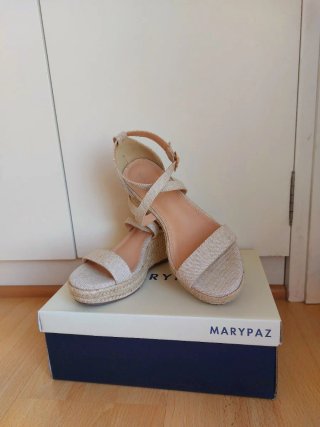 Sandalias cuña Marypaz beige/doradas