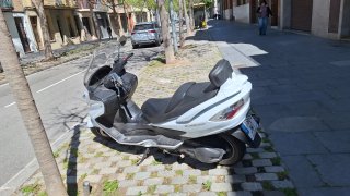 Suzuki Burgman 400 - Scooter Maxi Automática