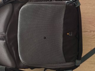 Mochila Lowepro Hatchback BP 150 AW II