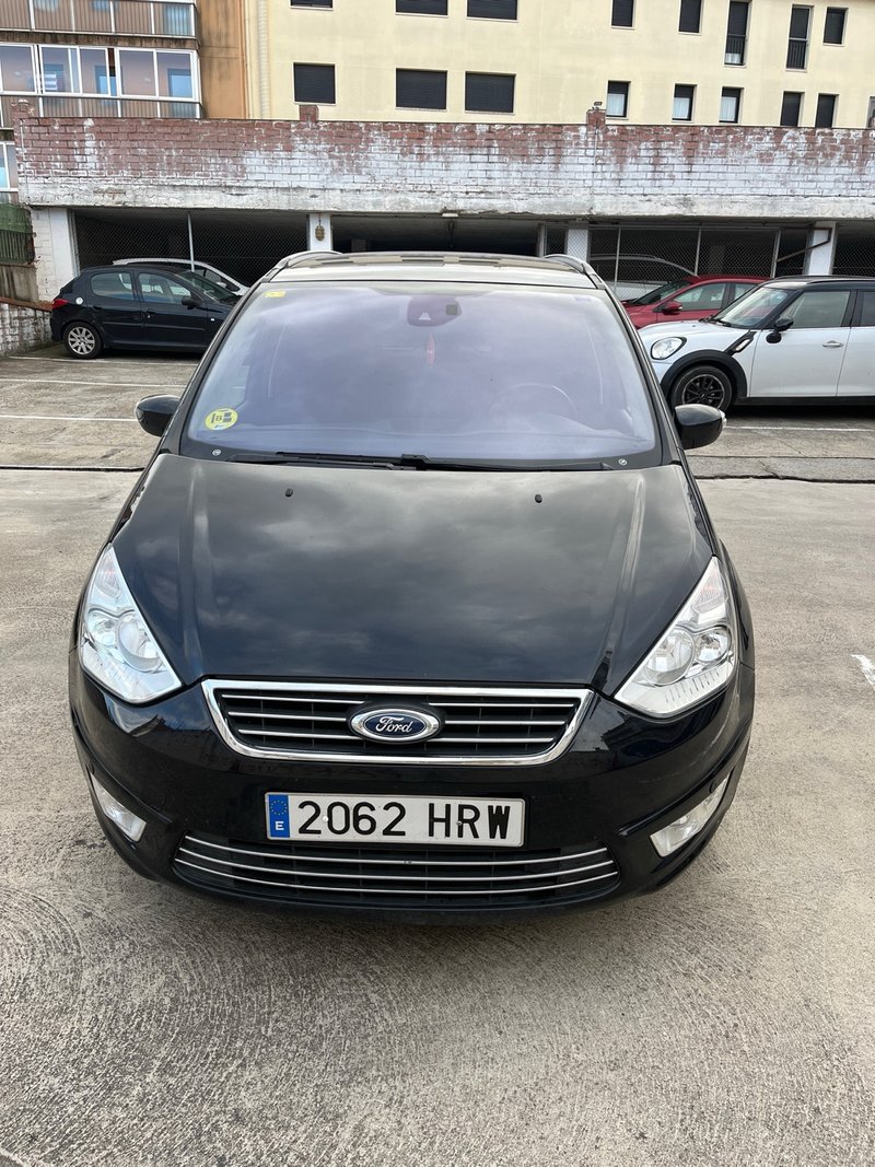 Ford Galaxy 2013 - foto 1