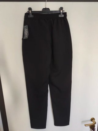 Pantaloni Silvia J. neri con elastico in vita