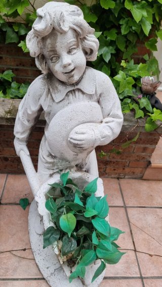 Figuras de piedra  92cm. Pesan mucho. Guadalajara.