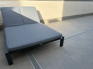 Cama balinesa/tumbona doble gris.