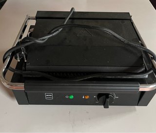 Sándwichera Grill Metro Negra