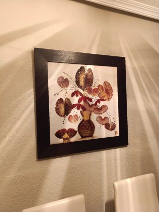 Lámpara de pie decorativa dorada y blanca