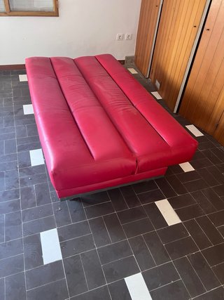 Sofá cama piel rojo