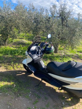 Suzuki Burgman 125 Scooter Blanca