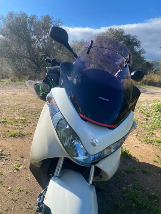 Suzuki Burgman 125 Scooter Blanca