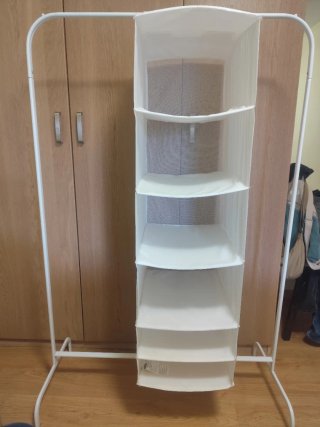 Perchero con organizador de tela Ikea