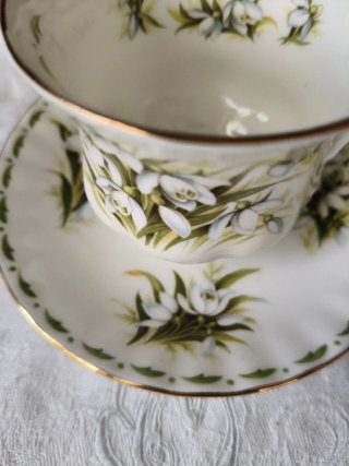 Tazza da caffè Royal Albert January