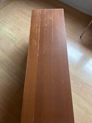 Mesa auxiliar con ruedas