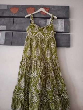 Vestido bordado boho Zara verde