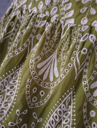 Vestido bordado boho Zara verde