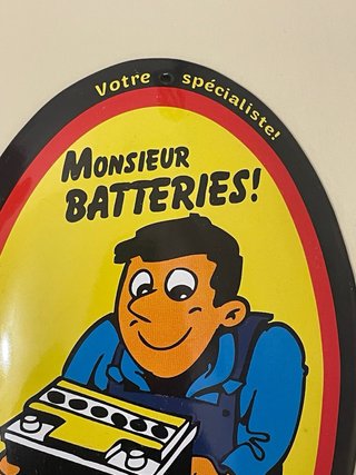 Insegna smaltata Monsieur Batteries