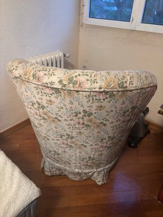 Sillón floral beige y rosa. Incluye la funda.