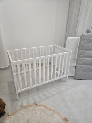 Cuna IKEA SUNDVIK + 2 colchones y ropa de cama.