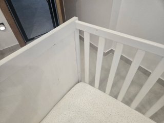 Cuna IKEA SUNDVIK + 2 colchones y ropa de cama.